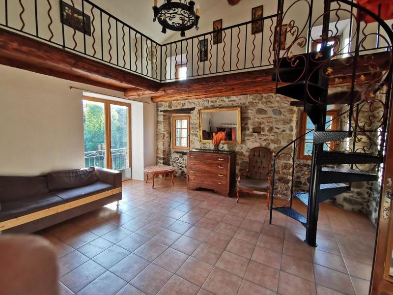 Maison - 459 m² - 10 pièces