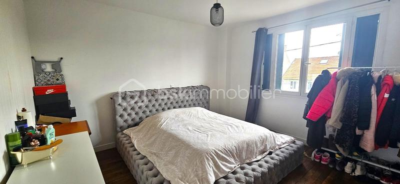 Maison - 270 m² - 11 pièces