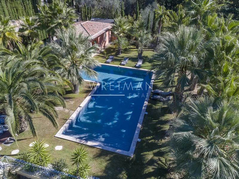 Villa - 440 m² - 10 pièces