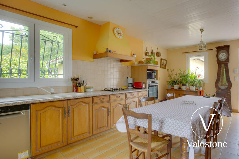 Maison traditionnelle - 188 m² - 7 pièces