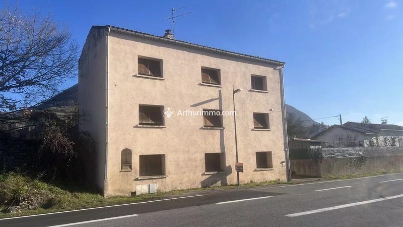 Maison - 168 m² - 10 pièces