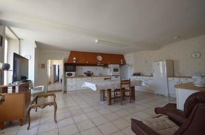 Maison de bourg - 278 m² - 14 pièces