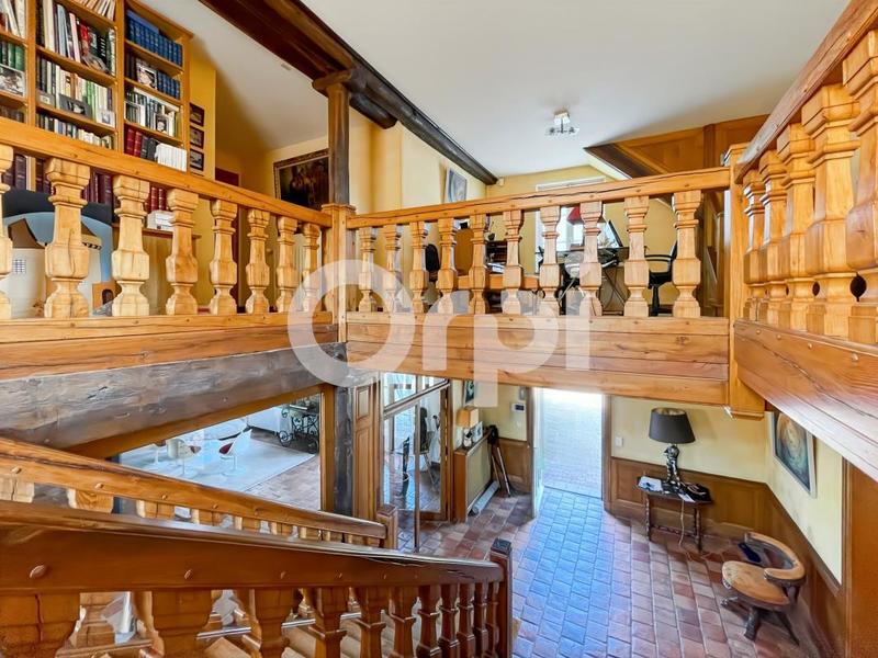 Propriété - 503 m² - 10 pièces