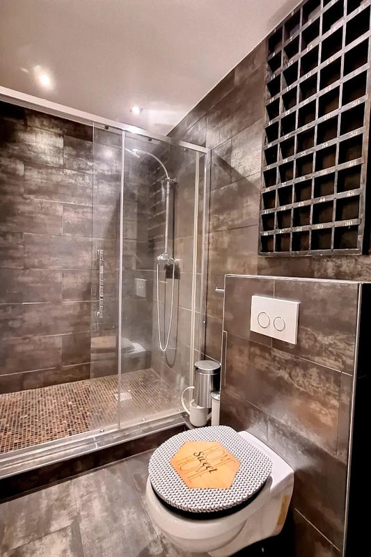 Appartement - 84 m² - 2 pièces