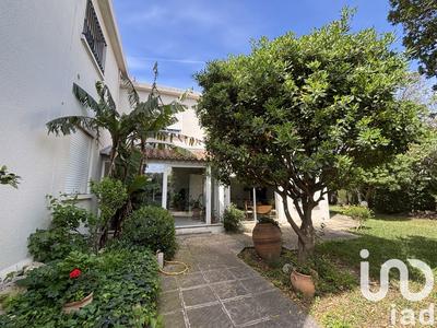 Maison - 240 m² - 9 pièces