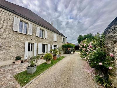 Propriété - 616 m² - 6 pièces