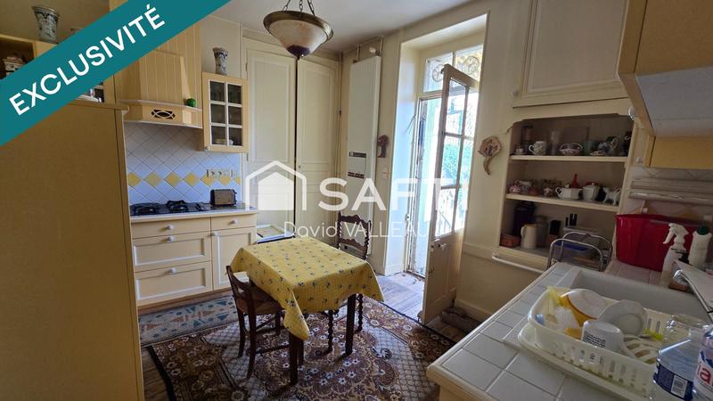 Maison - 225 m² - 8 pièces