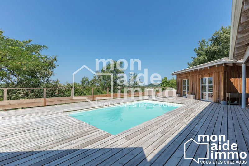 Maison contemporaine - 227 m² - 7 pièces