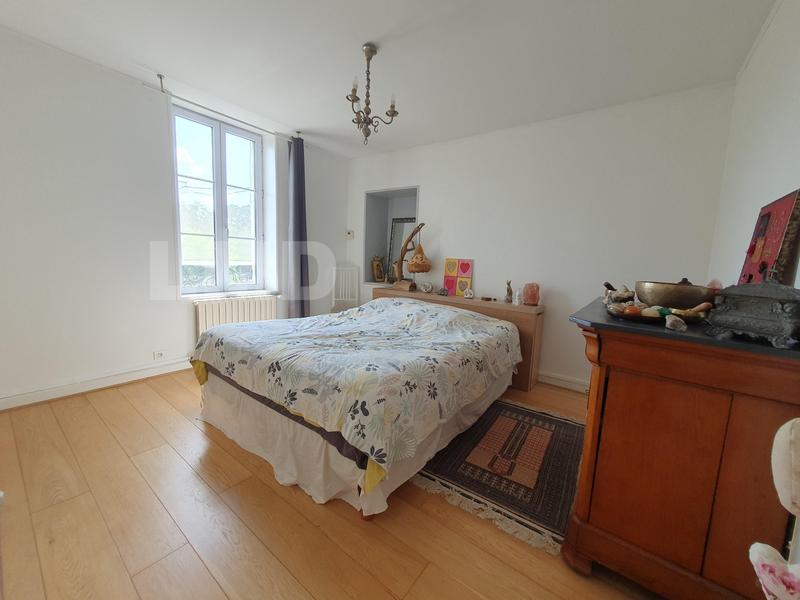 Propriété - 298 m² - 10 pièces