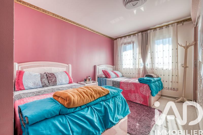 Maison - 190 m² - 8 pièces