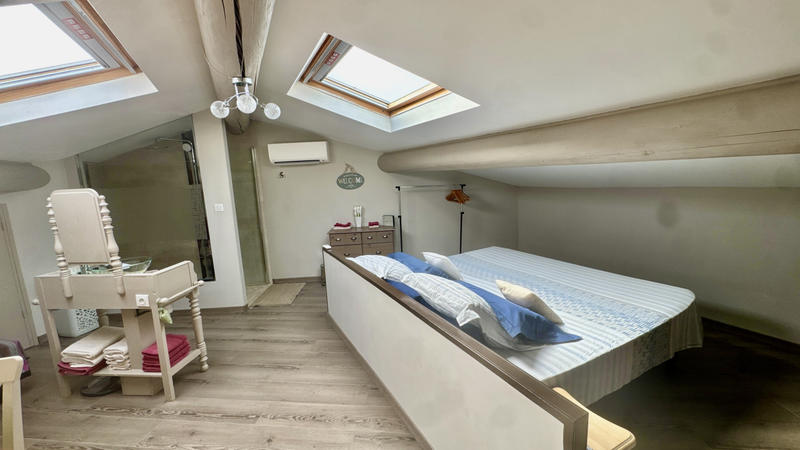 Maison - 250 m² - 5 pièces