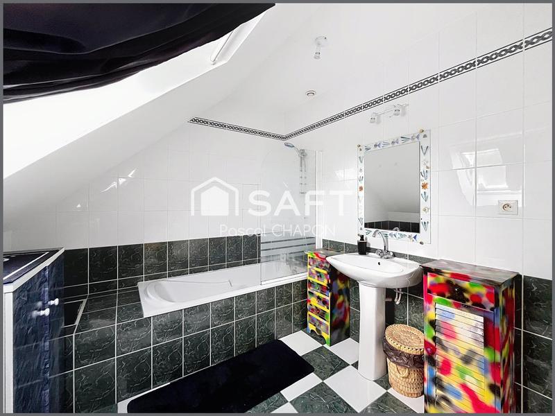 Maison - 121 m² - 4 pièces