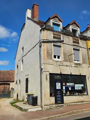 Immeuble - 132 m² - 10 pièces