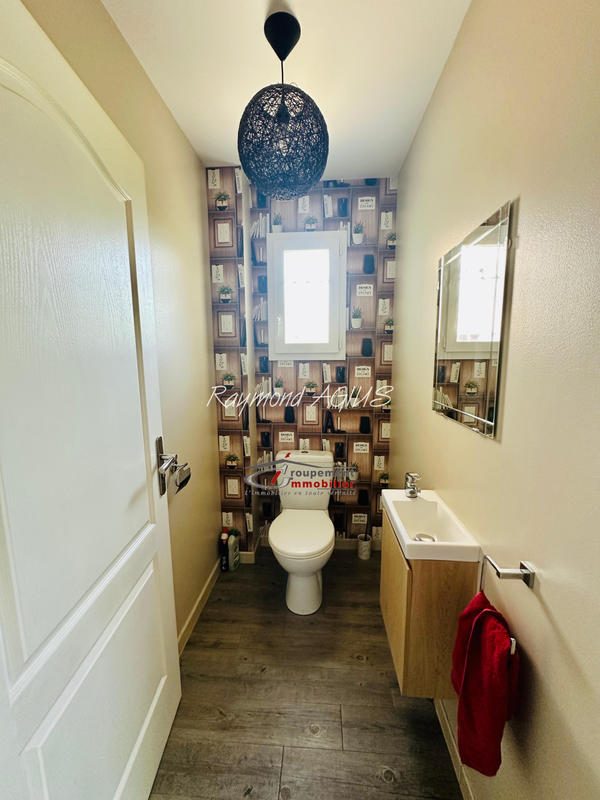 Maison - 200 m² - 8 pièces