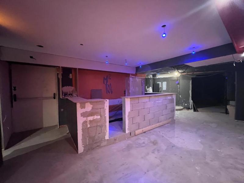 Local commercial - 163 m² - 7 pièces