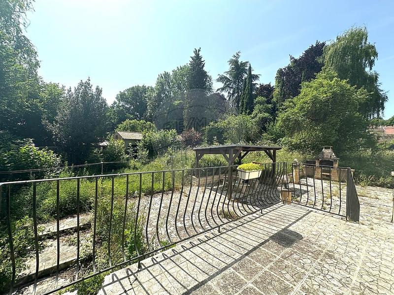 Maison - 181 m² - 9 pièces