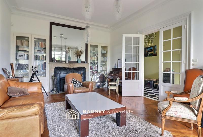 Maison - 418 m² - 10 pièces