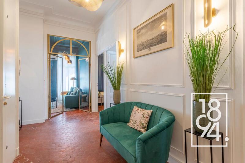 Appartement - 100 m² - 4 pièces