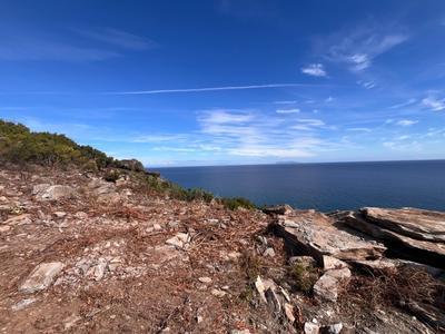 Terrain constructible - 900 m²