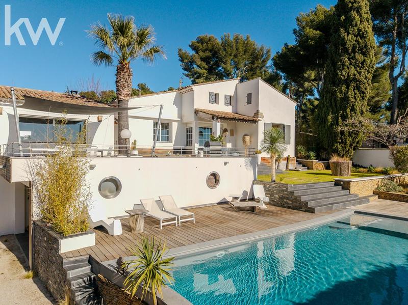 Maison contemporaine - 200 m² - 5 pièces