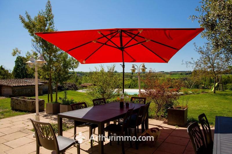 Maison - 557 m² - 20 pièces