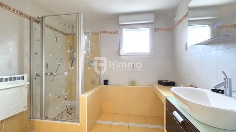 Appartement - 97 m² - 4 pièces