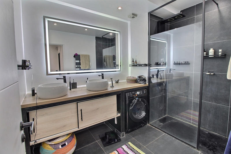 Appartement - 93 m² - 4 pièces