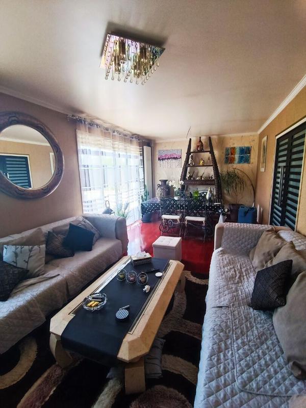 Maison - 98 m² - 7 pièces