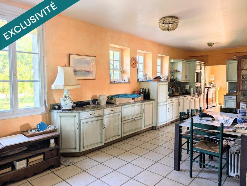 Maison - 237 m² - 9 pièces