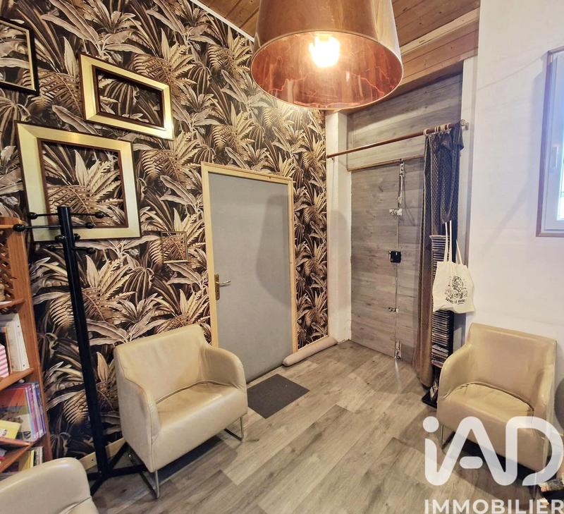 Maison - 230 m² - 8 pièces