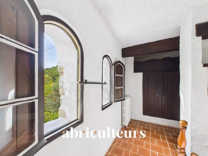 Maison - 233 m² - 7 pièces