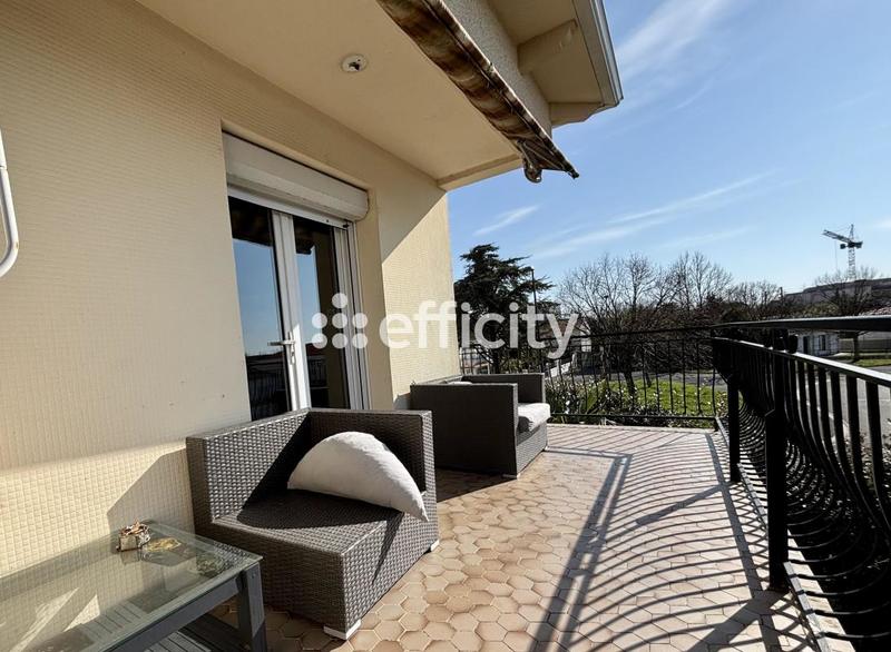 Villa - 260 m² - 10 pièces