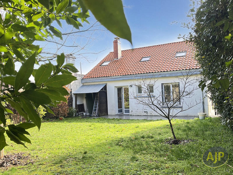 Maison - 397 m² - 6 pièces