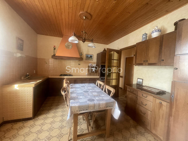 Propriété - 222 m² - 7 pièces