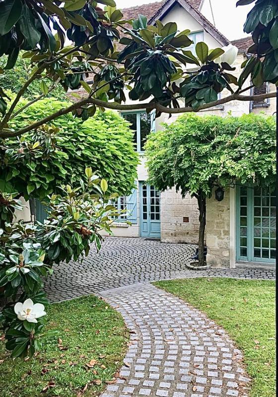 Maison - 241 m² - 10 pièces