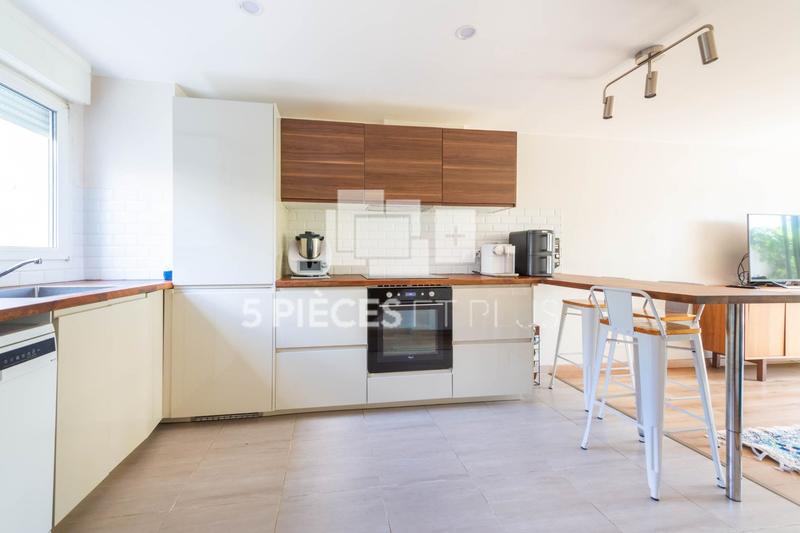 Maison - 94 m² - 5 pièces