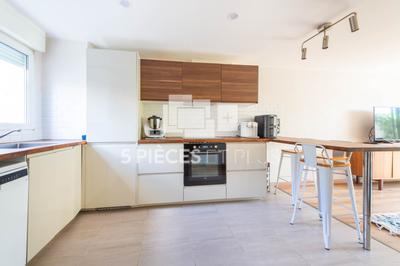 Maison - 94 m² - 5 pièces