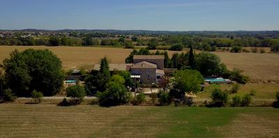 Mas - 486 m² - 19 pièces