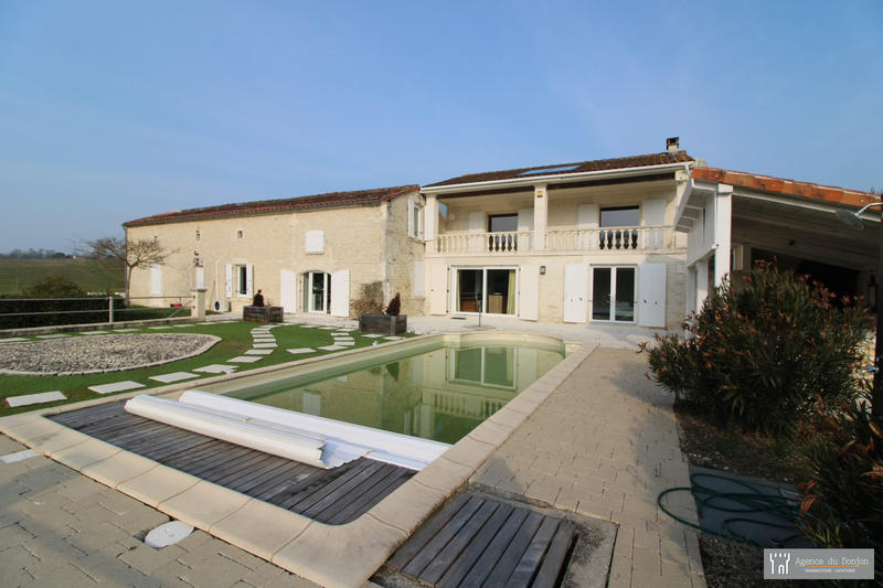 Maison ancienne - 250 m² - 9 pièces