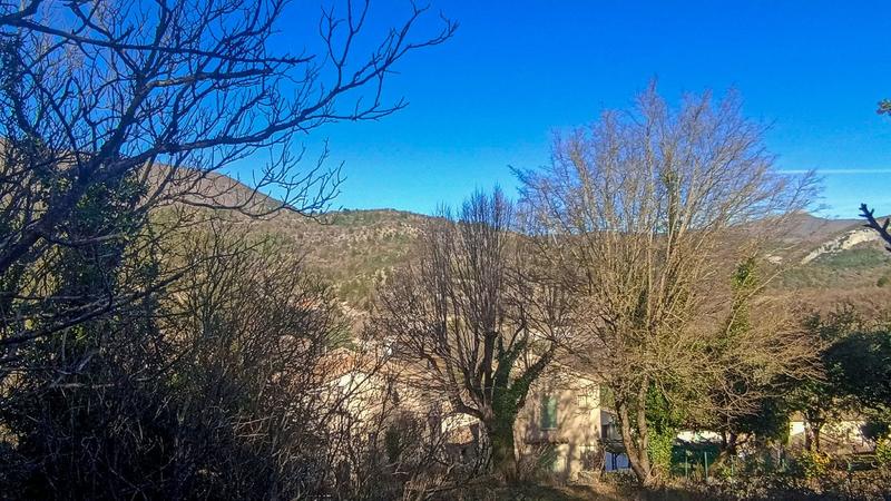 Terrain constructible - 835 m²
