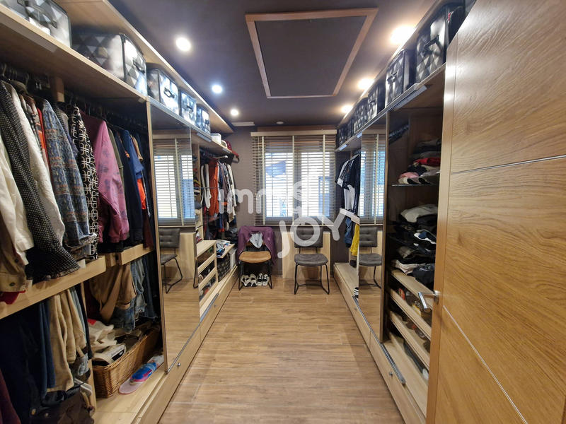 Villa - 268 m² - 7 pièces