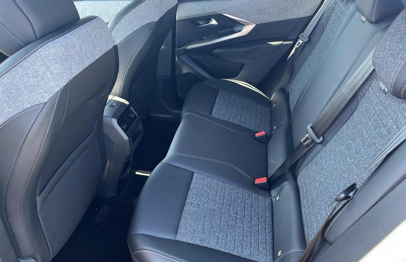 Peugeot 3008 Hybrid 145 e-Dcs6 Allure