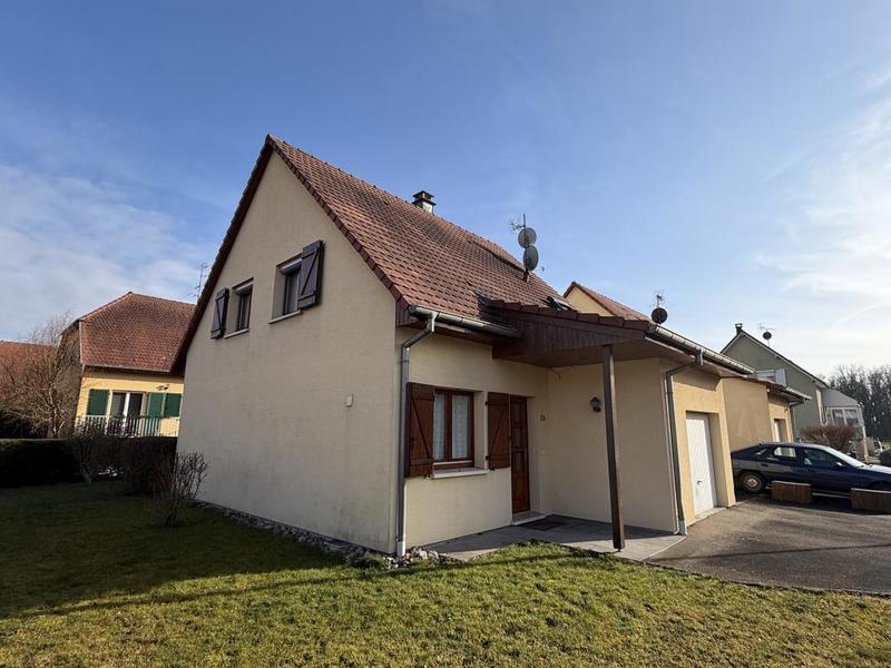 Maison - 92 m² - 5 pièces