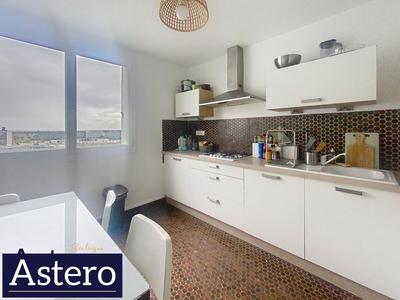 Appartement - 82 m² - 5 pièces