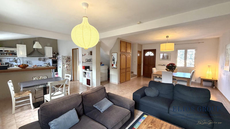 Maison traditionnelle - 111 m² - 5 pièces