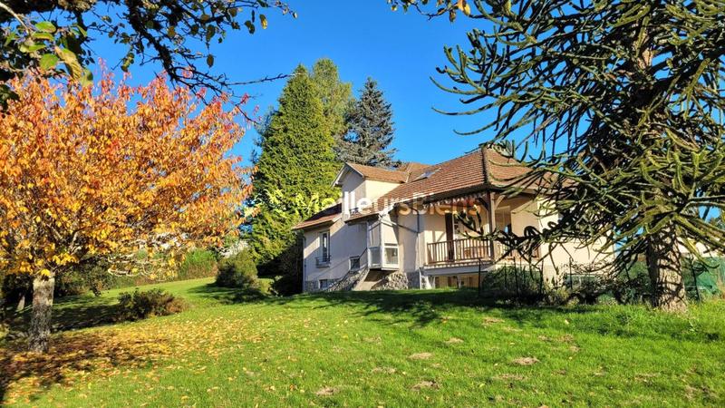 Maison de village - 170 m² - 8 pièces