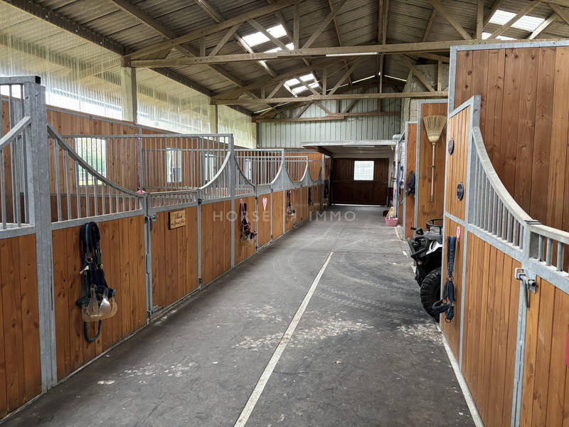 Maison - 236 m² - 8 pièces