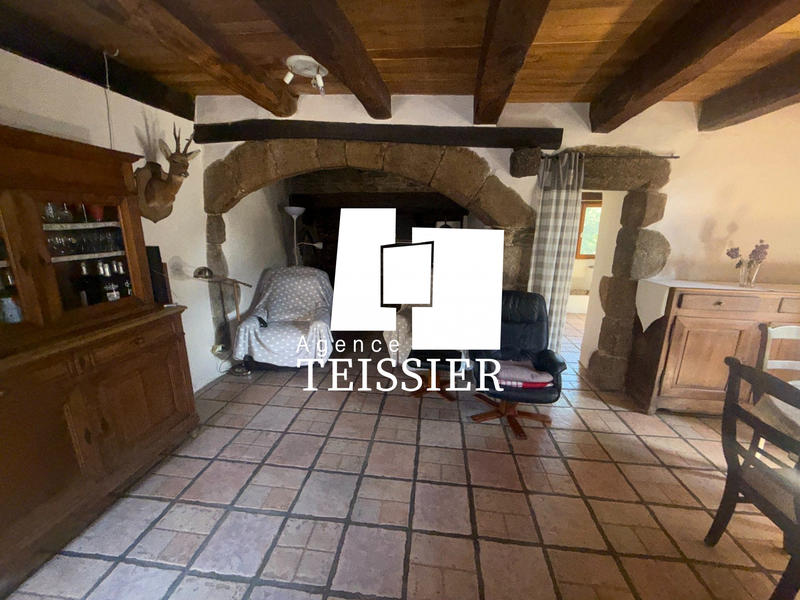 Maison - 250 m² - 7 pièces