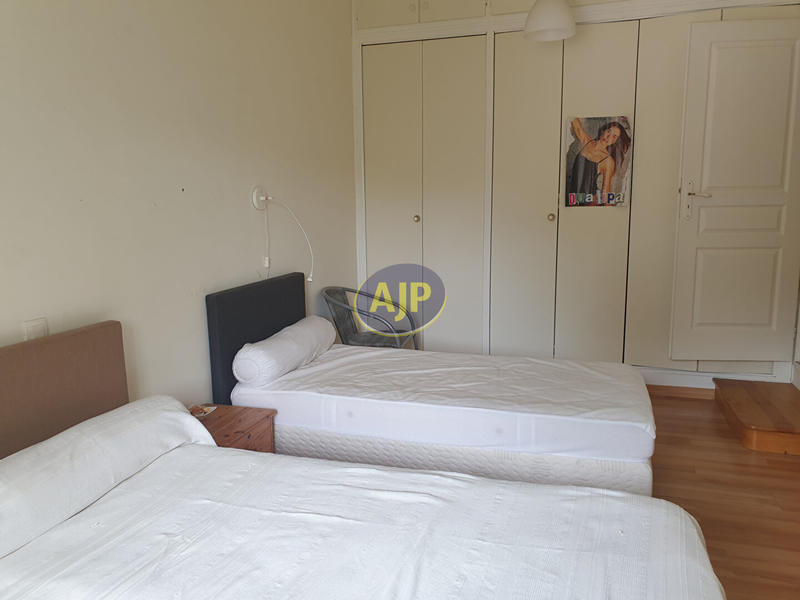 Maison - 185 m² - 6 pièces