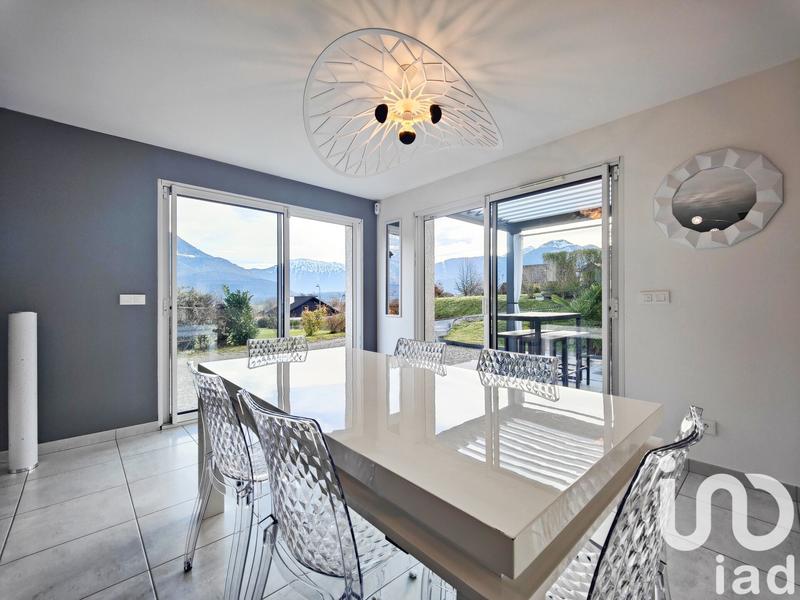 Maison - 98 m² - 4 pièces